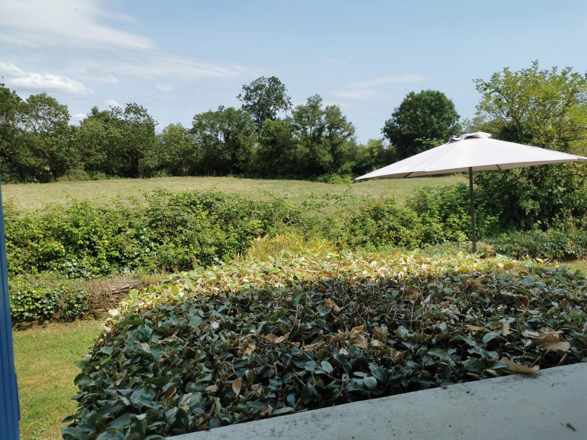 L'Enclos Bleu, Gite - Marais Poitevin Avec Piscine Chauffee Chaille-Les-Marais Exterior foto